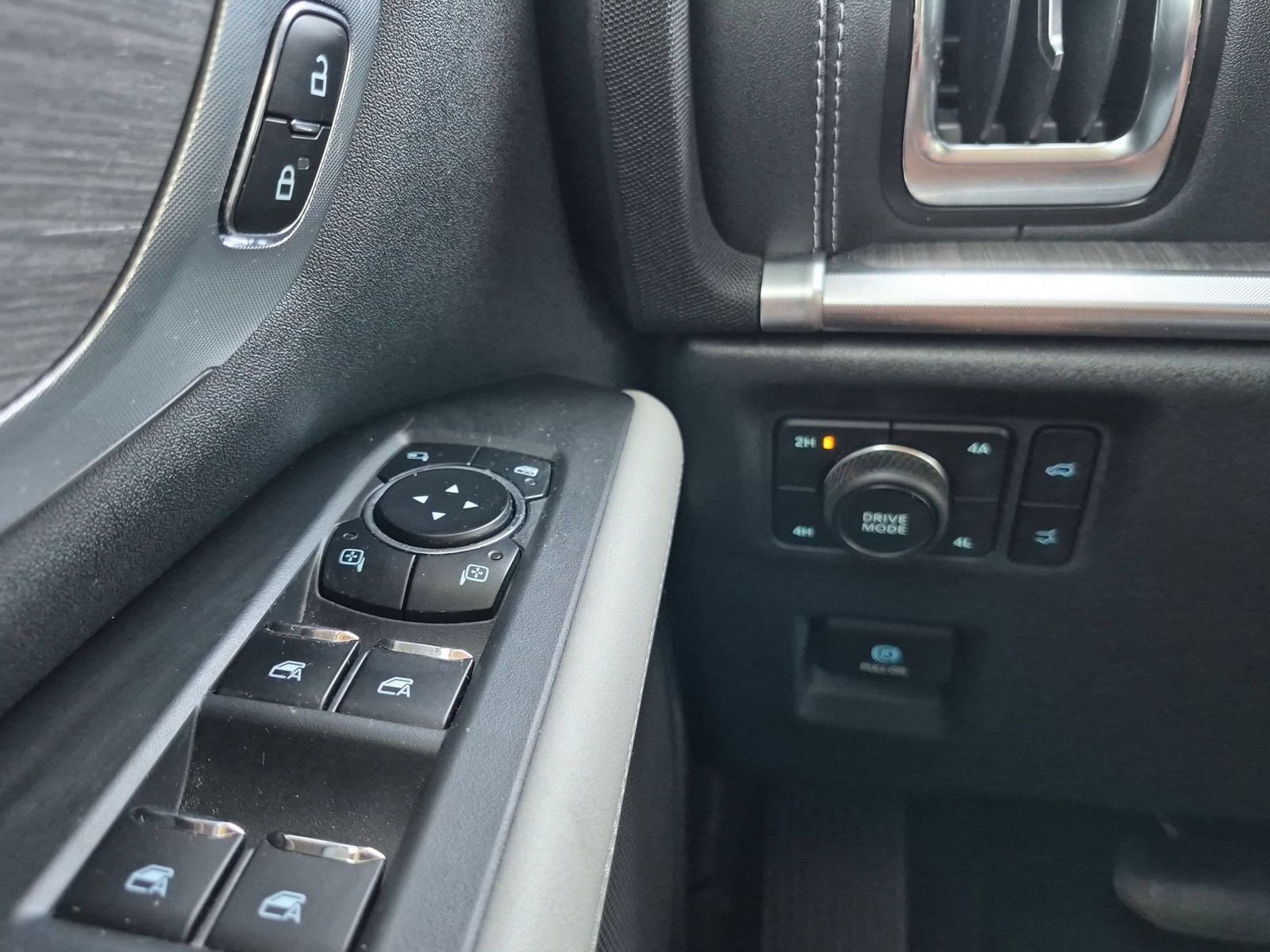 Used 2025 Ford Expedition Max Platinum w/ Platinum Ultimate Package AWD/4WD image 16
