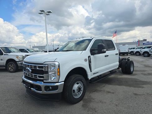 New 2026 Ford F350 XL w/ XL Chrome Package AWD/4WD image 7