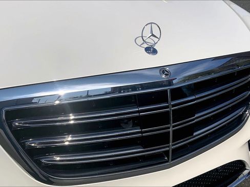 Used 2018 Mercedes-Benz S 560 4MATIC Sedan image 30