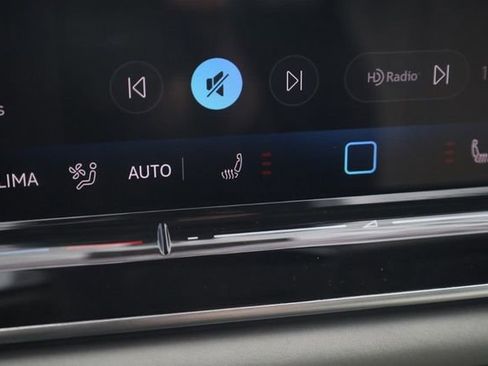 New 2026 Volkswagen Tiguan SE image 16