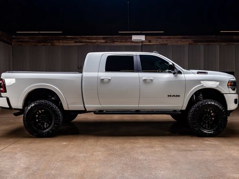 Used 2020 RAM 2500 Laramie w/ Night Edition AWD/4WD image 10
