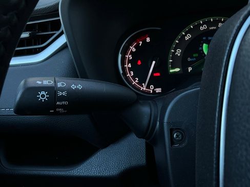 Used 2025 Toyota RAV4 XLE image 36