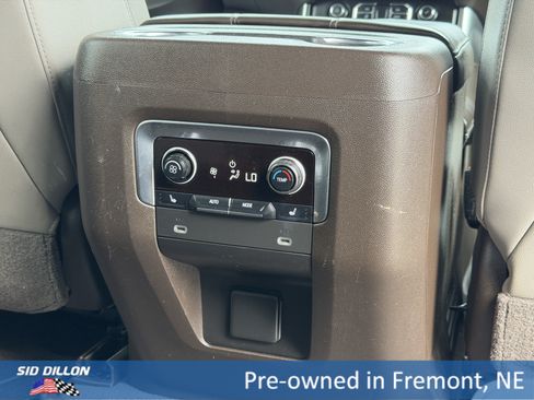 Certified 2021 Chevrolet Suburban LT w/ Luxury Package AWD/4WD image 19