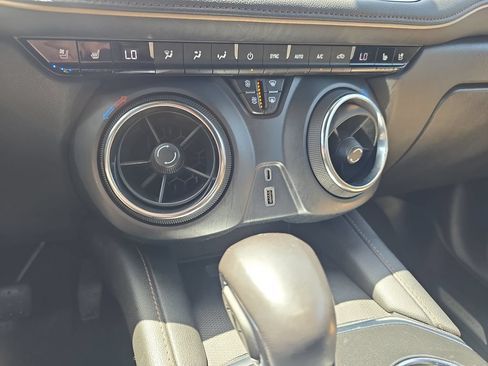 Used 2019 Chevrolet Blazer Premier w/ Driver Confidence II Package AWD/4WD image 24