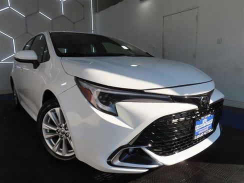 Used 2024 Toyota Corolla SE image 2