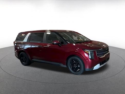 Used 2026 Kia Carnival FWD image 2