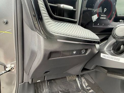 Used 2025 Nissan Kicks SR FWD image 14