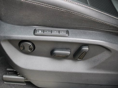 Certified 2022 Volkswagen Atlas SEL R-Line image 9