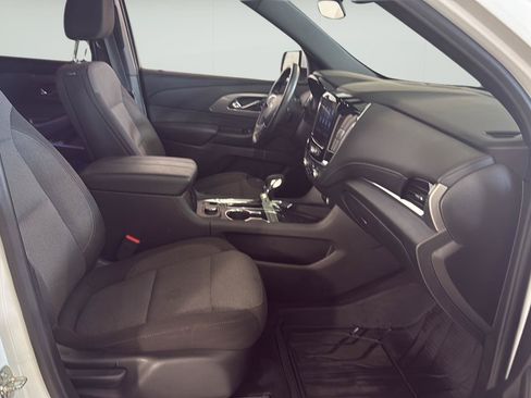 Used 2023 Chevrolet Traverse LT FWD image 16