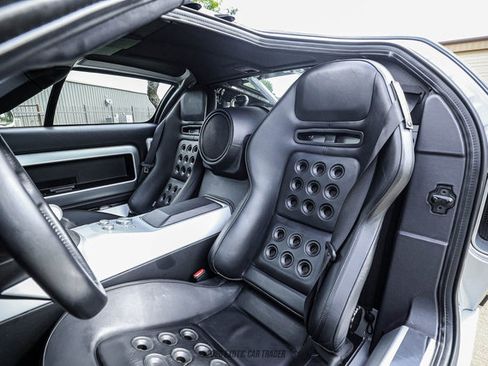 Used 2005 Ford GT RWD image 41
