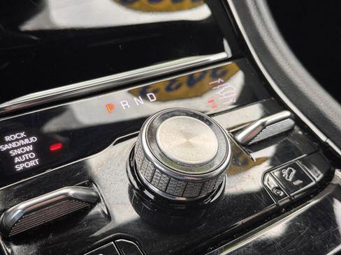 Used 2022 Jeep Grand Cherokee L Overland w/ Advanced Protech Group III image 19