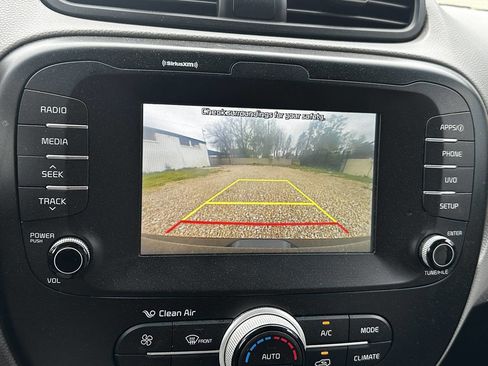 Used 2019 Kia Soul w/ Convenience Package FWD image 14