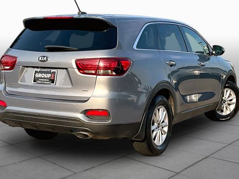 Used 2019 Kia Sorento L FWD image 12