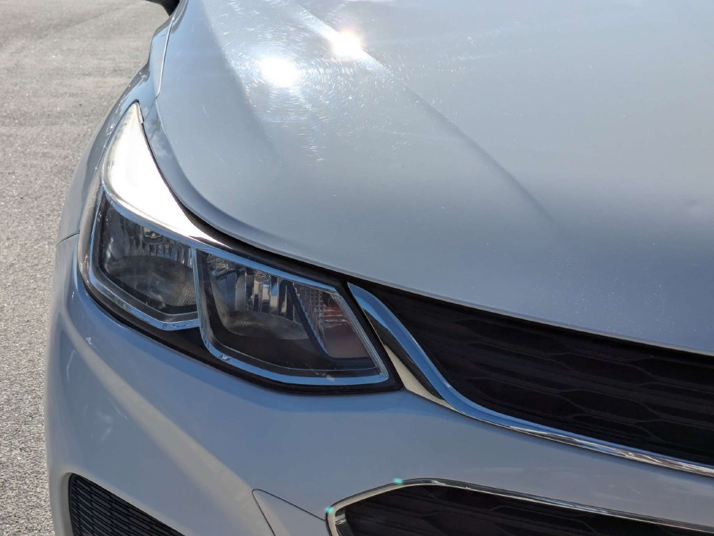 Used 2017 Chevrolet Cruze LS FWD image 8