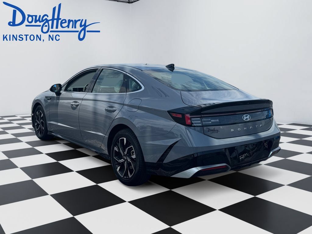 Used 2024 Hyundai Sonata SEL FWD image 3