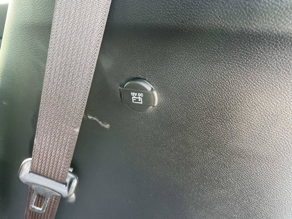Used 2025 Chrysler Pacifica Limited FWD image 21