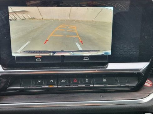 Used 2025 GMC Sierra 1500 SLT image 16