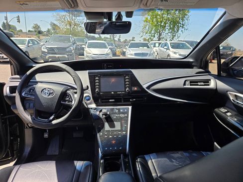 Used 2018 Toyota Mirai FWD image 34
