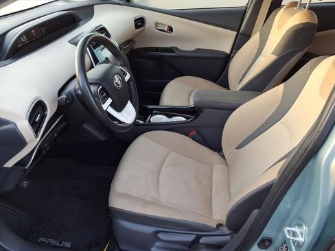 Used 2016 Toyota Prius Three image 5