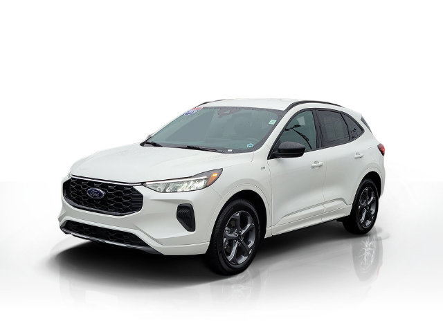 Certified 2024 Ford Escape ST-Line w/ Tech Pack #1 AWD/4WD image 3