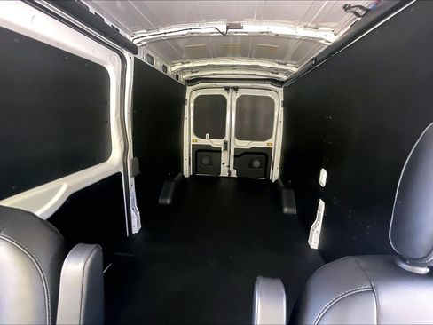 New 2026 Ford Transit 250 148 Medium Roof w/ Load Area Protection Package RWD image 10