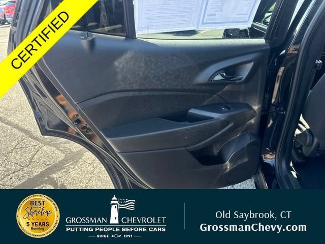 Used 2024 Chevrolet Trax RS w/ Sunroof Package FWD image 20