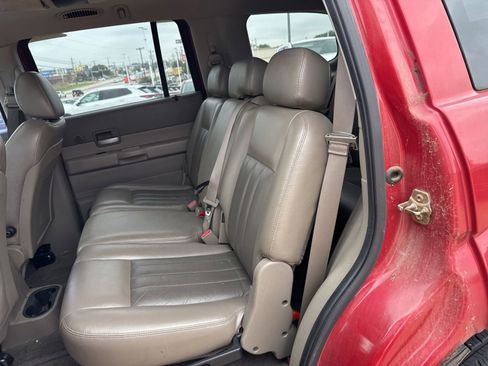 Used 2006 Dodge Durango Limited w/ Trailer Tow Group RWD image 13
