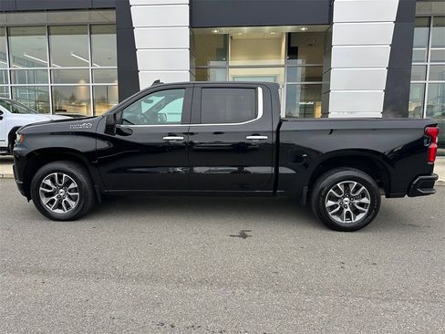 Used 2019 Chevrolet Silverado 1500 High Country w/ Technology Package image 2