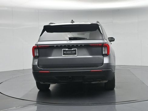 Certified 2025 Ford Explorer Active RWD image 27