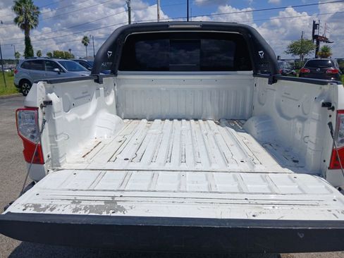 Used 2022 Nissan Titan SV w/ SV Convenience Package image 48