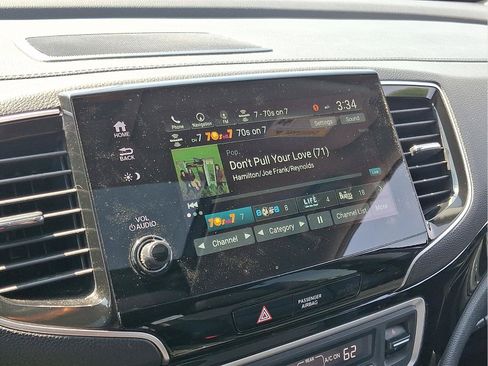 Used 2022 Honda Pilot Touring image 17