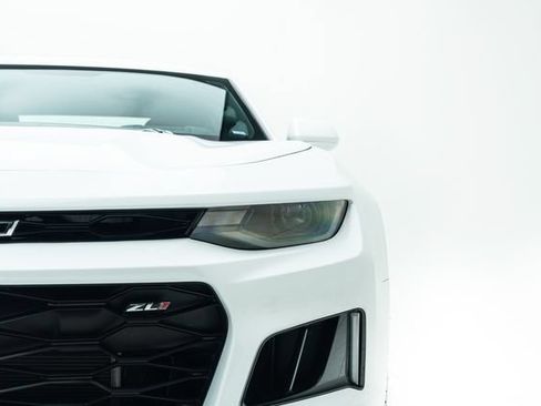 Used 2018 Chevrolet Camaro ZL1 RWD image 3
