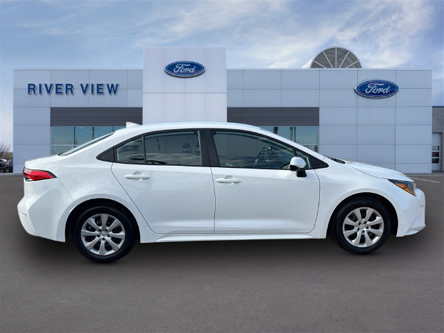 Used 2026 Toyota Corolla LE FWD image 6