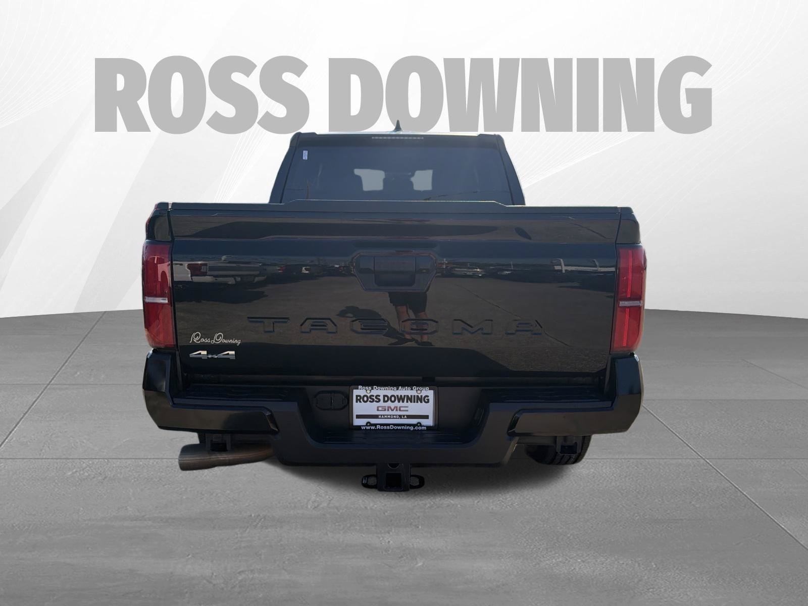 Used 2025 Toyota Tacoma SR5 AWD/4WD image 5