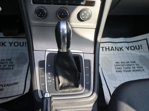 Used 2015 Volkswagen Golf 4-Door image 35