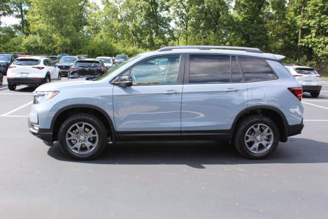 Used 2025 Honda Passport TrailSport image 10