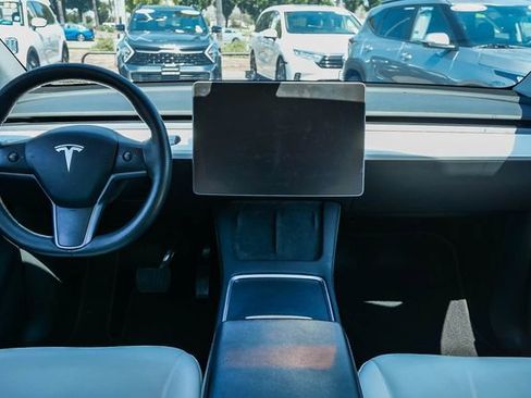 Used 2023 Tesla Model Y Long Range AWD/4WD image 13