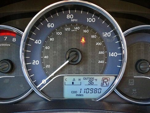 Used 2015 Toyota Corolla LE Premium FWD image 40