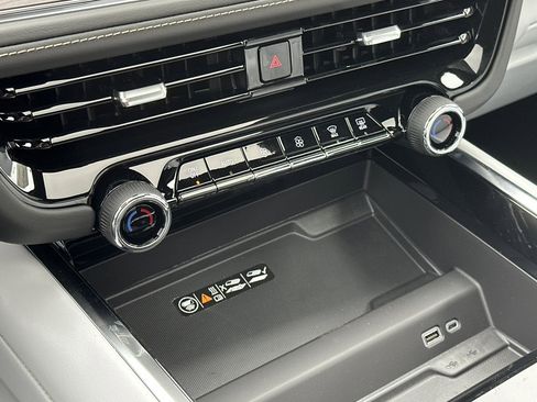 New 2026 Chevrolet Suburban Premier w/ Sun And Tow Package image 26