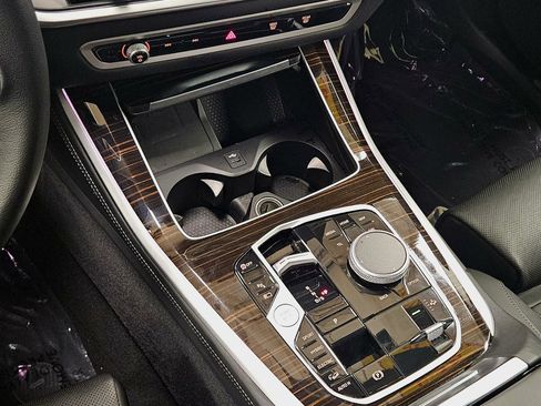 Used 2025 BMW X5 xDrive50e image 47