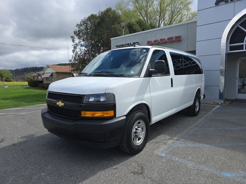 Used 2023 Chevrolet Express 3500 LS image 8
