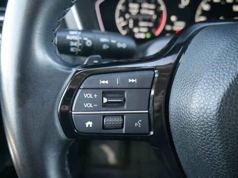Used 2025 Honda Pilot Touring image 38