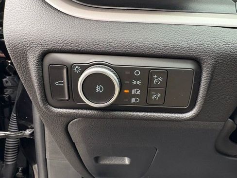 Used 2023 Ford Explorer XLT w/ Equipment Group 202A image 26