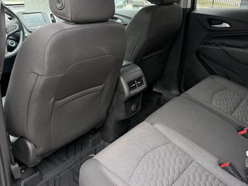 Used 2018 Chevrolet Equinox LT image 17