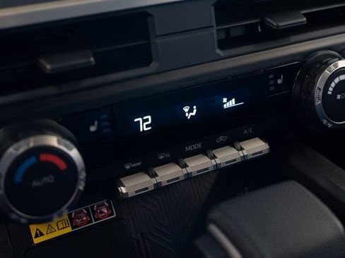 Used 2024 Toyota Tacoma 4x4 Double Cab image 31