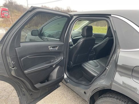 Used 2021 Ford Edge Titanium w/ Equipment Group 301A image 10