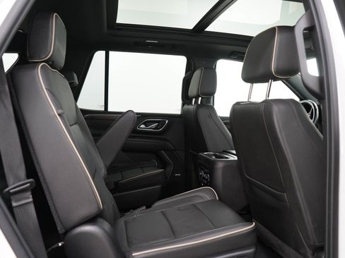 Used 2021 Chevrolet Tahoe Premier w/ Premium Package AWD/4WD image 14