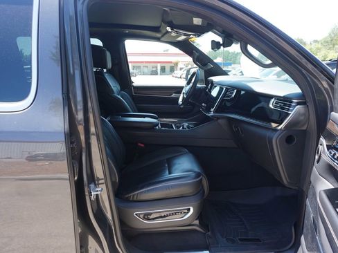 Used 2022 Jeep Grand Wagoneer Series II w/ Convenience Group III AWD/4WD image 18