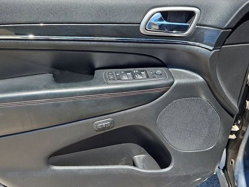 Used 2017 Jeep Grand Cherokee Trailhawk AWD/4WD image 21