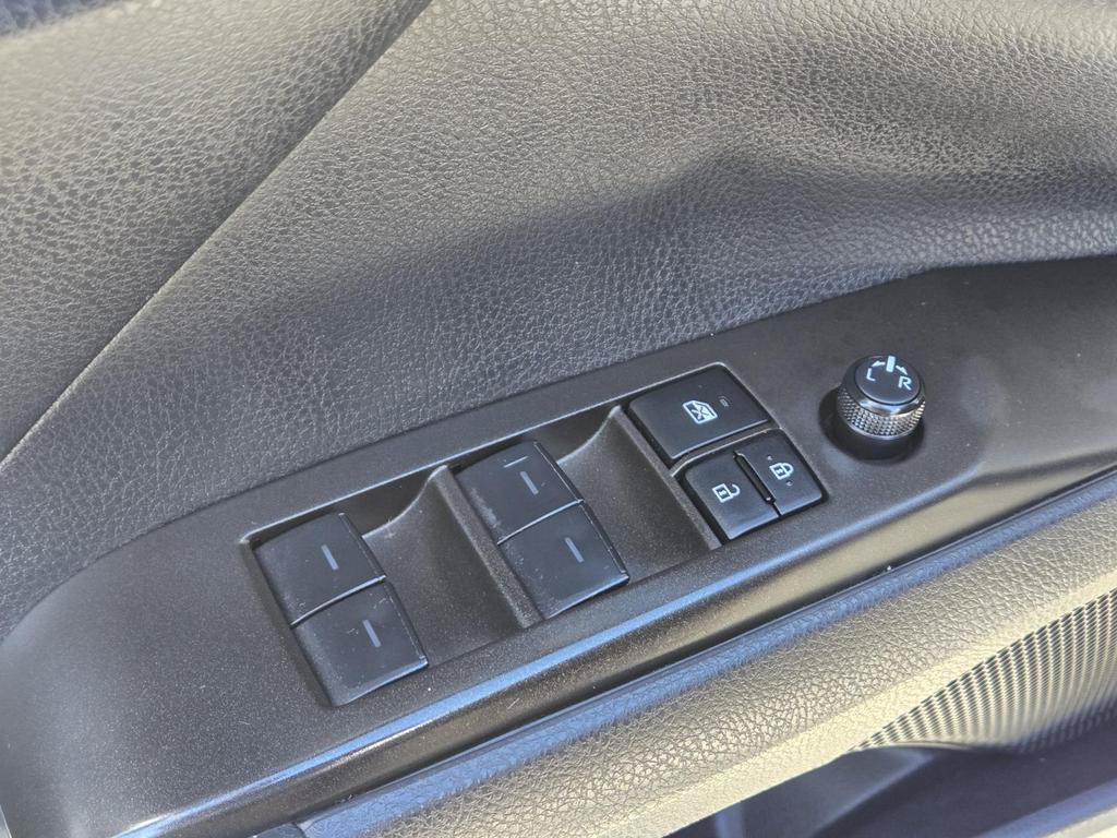 Used 2024 Toyota Camry SE FWD image 13